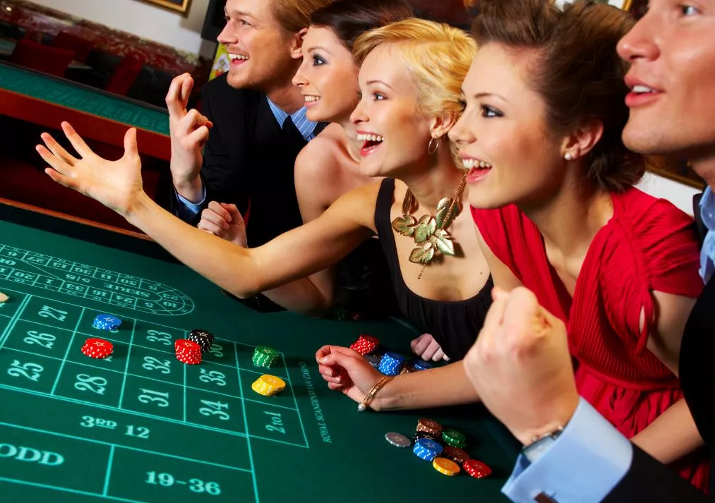 Mężczyzna czy kobieta – kto jest bardziej odporny na hazard?