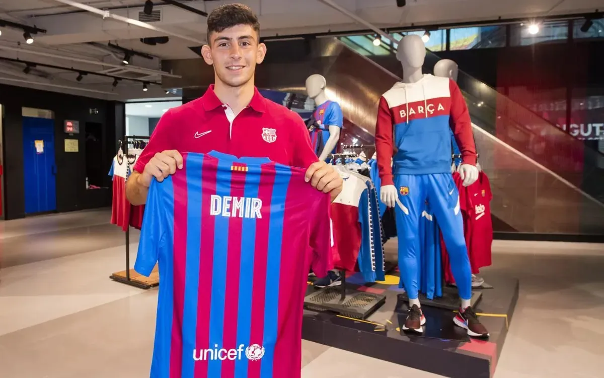Były gracz FC Barcelony w Legii? Yusuf Demir na radarze Legionistów