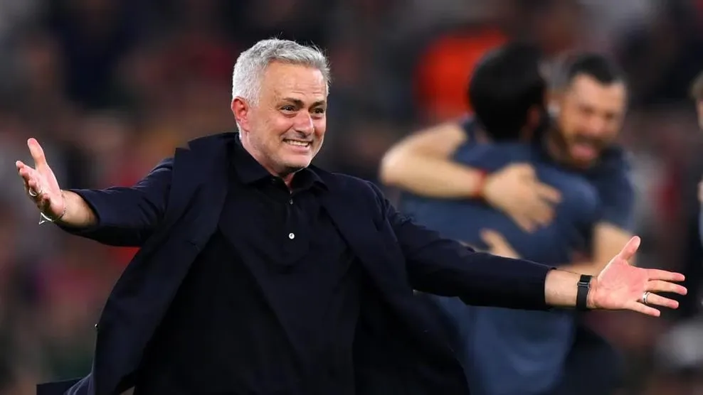 Mourinho został pierwszym trenerem w historii, który wygrał trzy najważniejsze rozgrywki europejskie