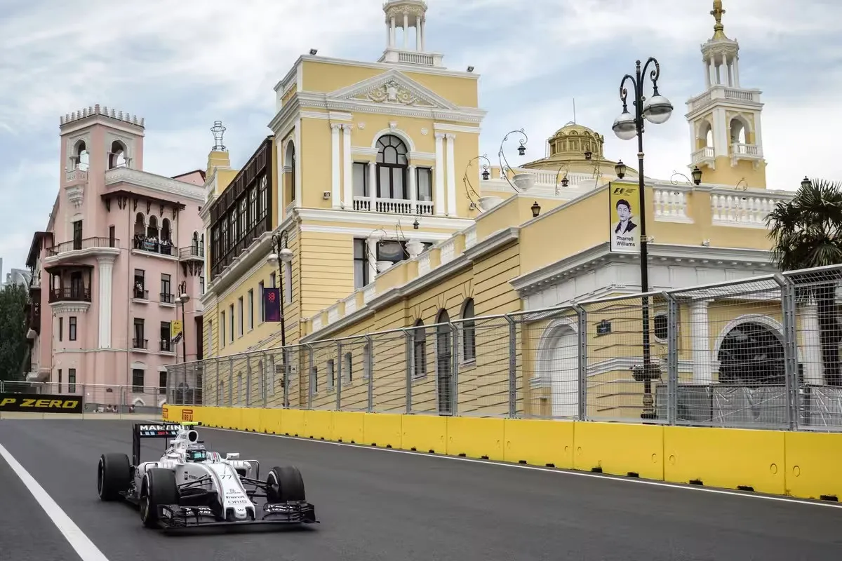 Bottas w 2016 roku w Baku ustanowił nieoficjalny rekord prędkości w F1