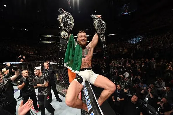 Zawodnicy UFC, którzy byli mistrzami w dwóch kategoriach wagowych jednocześnie