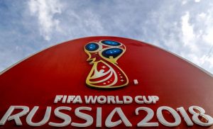 napis Fifa World Cup Russia 2018 na czerwonej kopule